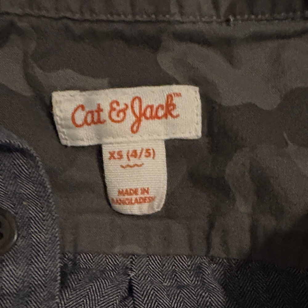 Cat & Jack boys chambray Button-Down Shirt - Picture 2 of 2